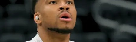 开云网页登录-他来了！雄鹿官方晒字母哥积极投入赛前热身的瞬间