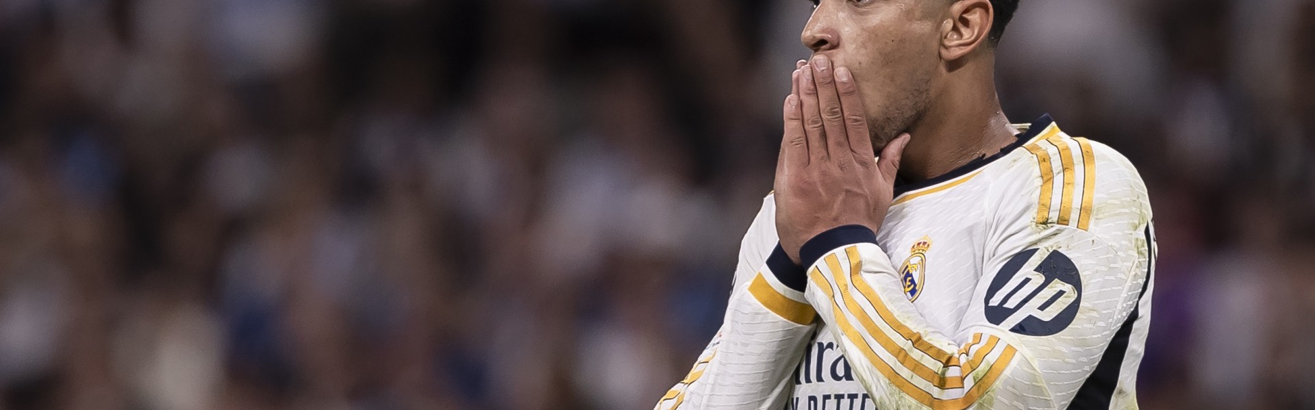 皇马媒体：贝林厄姆的恢复进展顺利，目前已开始在草坪上慢跑