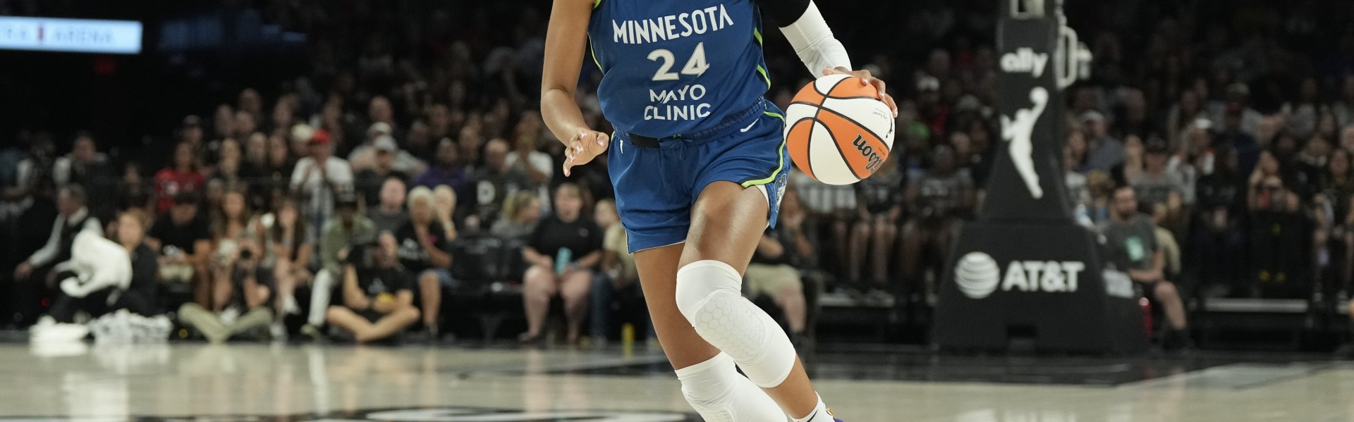 开云app-山猫主帅：WNBA历史首位180俱乐部获得了MVP 科利尔也配得上